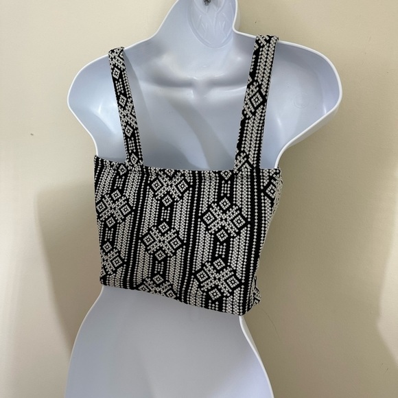 GingerG sz XS tank top in black and white with a light bra fabric. - Picture 7 of 9